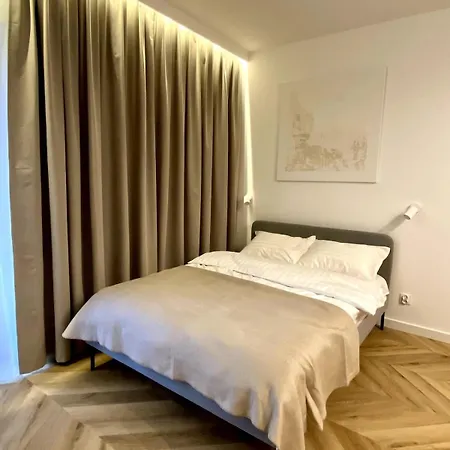 Apartment In The Heart Of *
